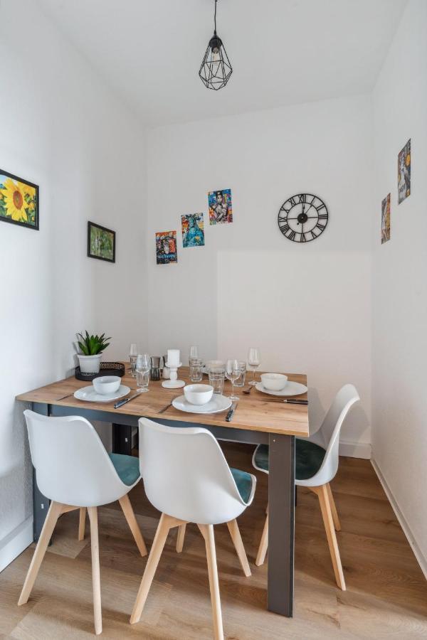Salihomes/Max Apartment/5Pax/Modern Eingerichtet/Voll Ausgestattet Kueche มาร์ครันชเตด ภายนอก รูปภาพ